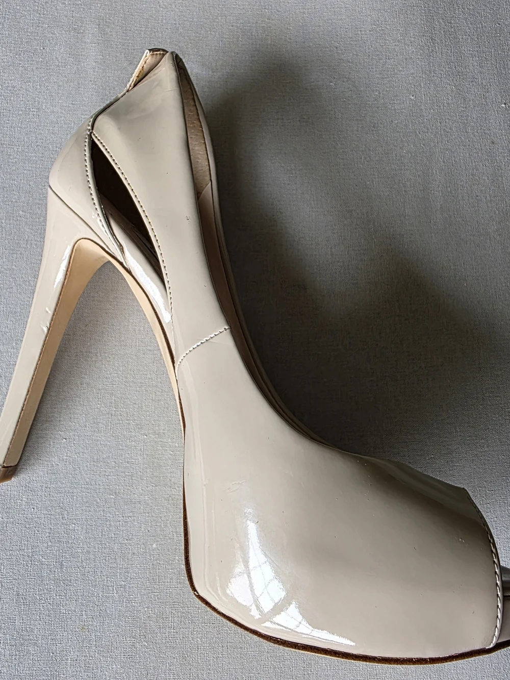 GUESS Harrah Nude Patent Peep Toe D'Orsay Platform Pumps Stiletto Heels 6.5M